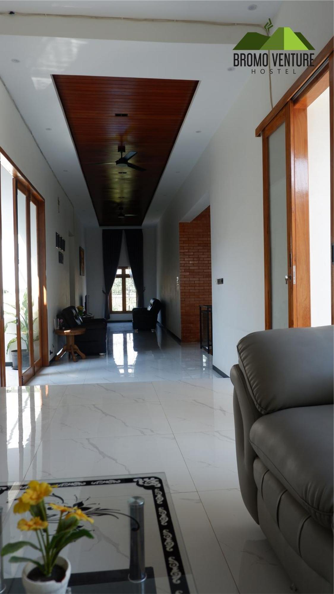 Bromo Venture Hostel Probolinggo Exterior photo